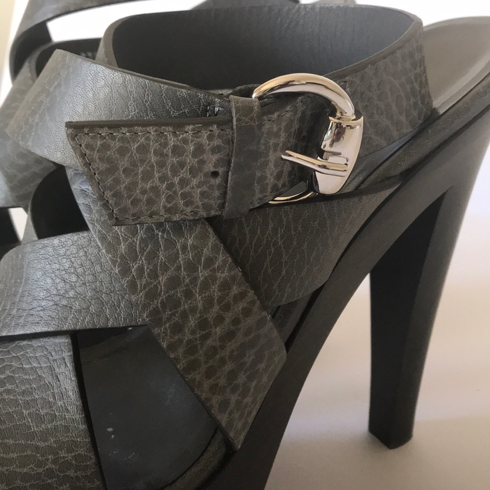 NIB Gucci - Picture 4 of 7